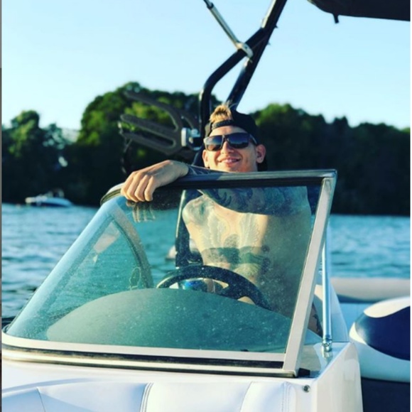 Meet your Posher, Carl - Picture 1 of 1